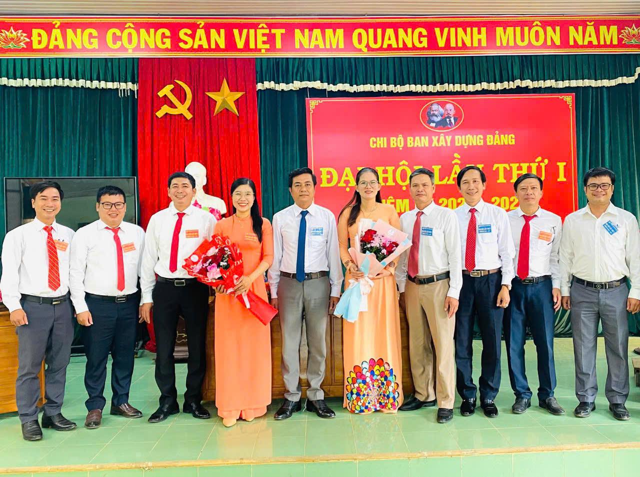 CÁC CHI BỘ TRỰC THỘC ĐẢNG UỶ CÁC CƠ QUAN ĐẢNG XÃ CỒN TIÊN TỔ CHỨC ĐẠI HỘI NHIỆM KỲ (2025 - 2027)