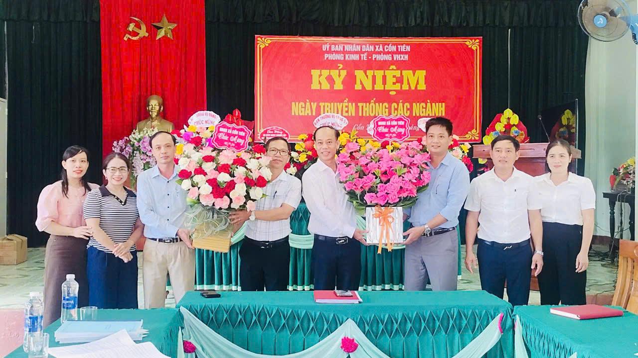 ĐẢNG ỦY, HĐNĐ, UBND, UBMTTQVN VÀ ĐẠI DIỆN CÁC BAN, NGÀNH XÃ CỒN TIÊN CHÚC MỪNG KỶ NIỆM 80 NĂM NGÀY...