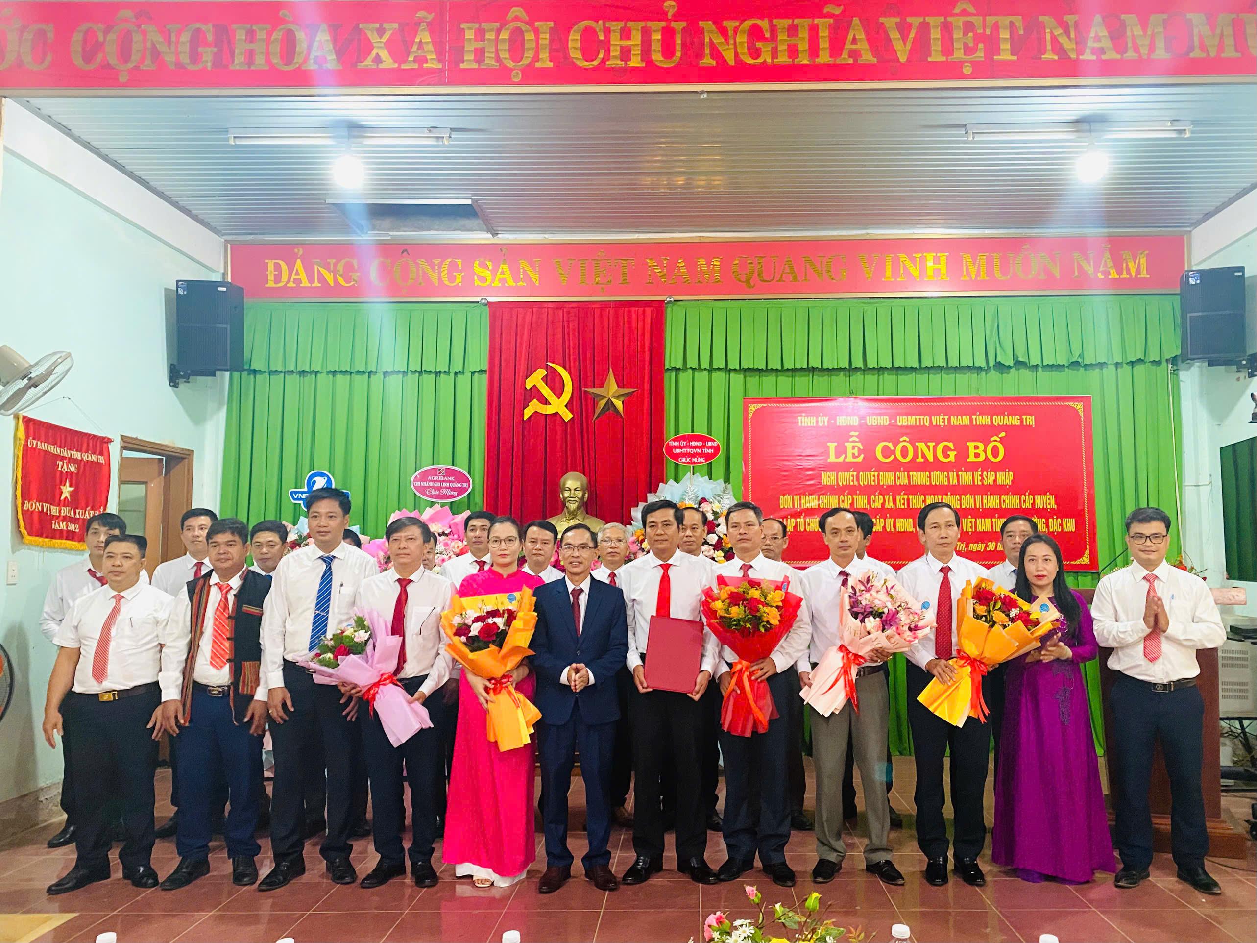 Lễ công bố các Nghị quyết, Quyết định của Trung ương và tỉnh về sáp nhập đơn vị hành chính cấp tỉnh,...